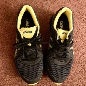 ASICS size 7 shoes